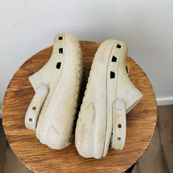 CROCS Gold Glitter Slip On Clogs With Charms Girls Size 1 - Picture 6 of 9